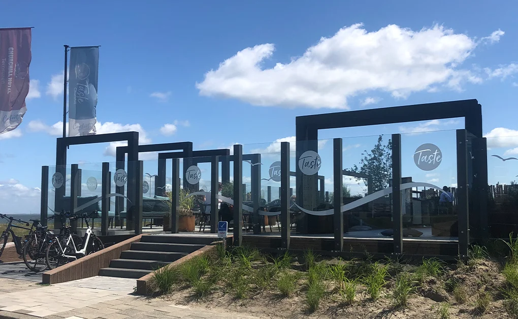 Raambelettering Terras