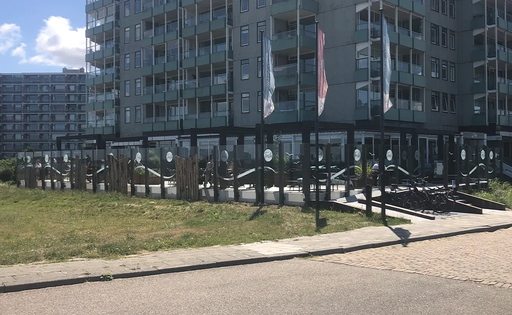 Raambelettering Terras